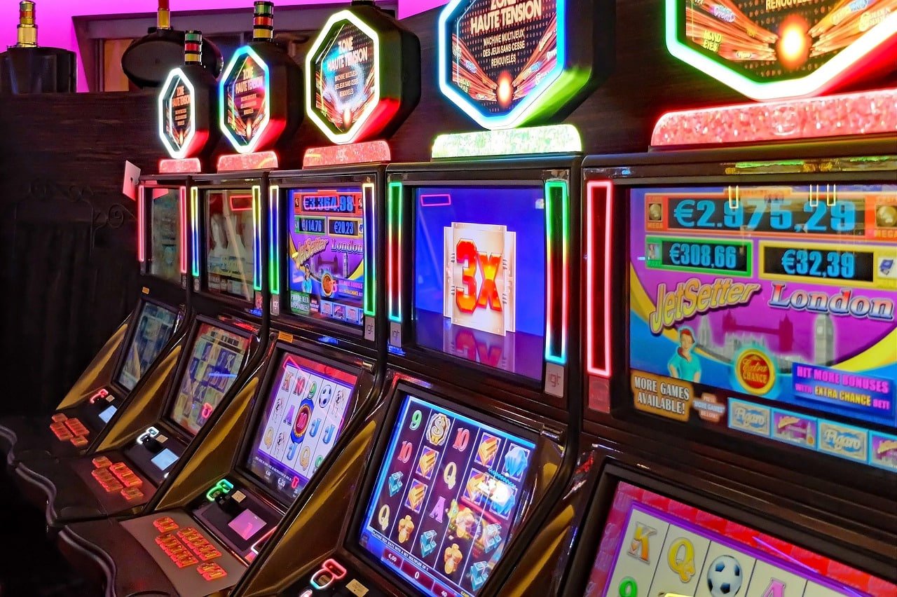 Virtual entertainment and e-sports section preview on arina plus gaming platform